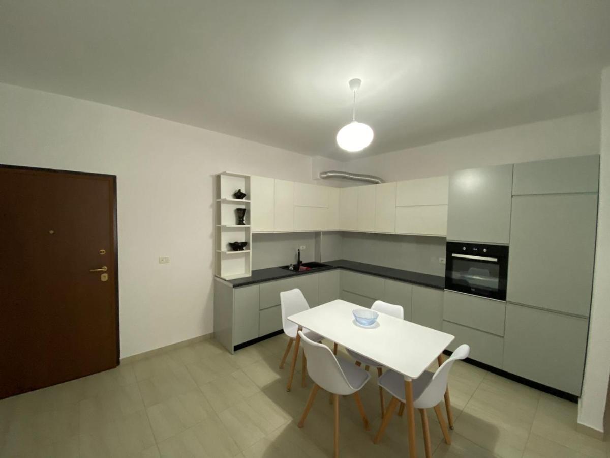 Vlora'S Apartment ภายนอก รูปภาพ